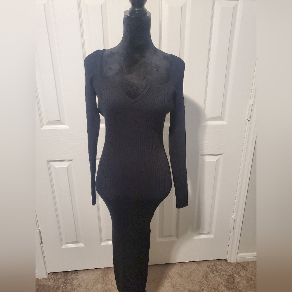 WAYF Black Long Sleeve Form Fitting Dress